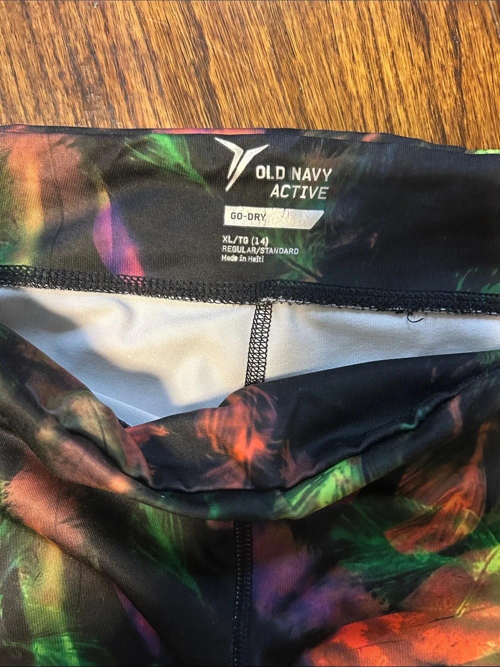 Girl’s Black Feather-Print Active Leggings